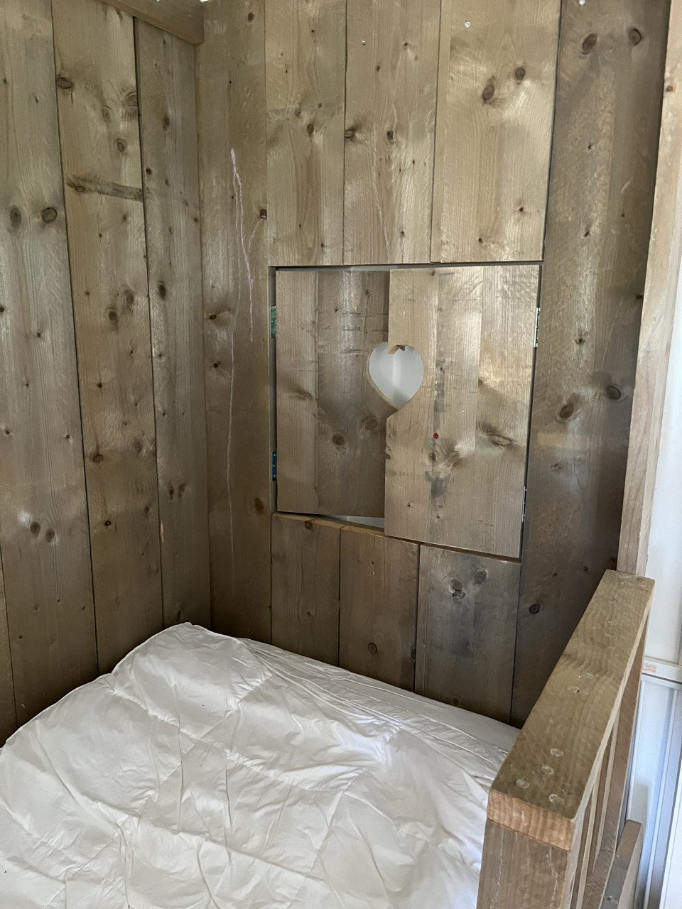 Kinderbed stijgerhout