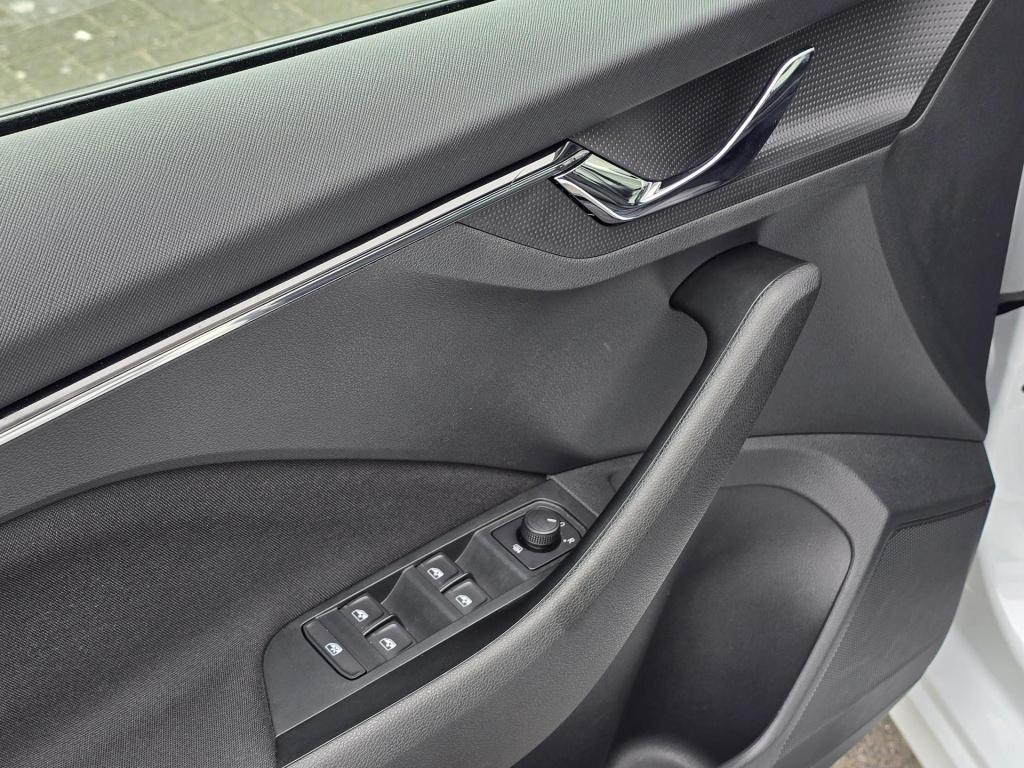 Skoda Kamiq 1.0 tsi selection virtual cockpit carplay navigatie pdc v+a sto