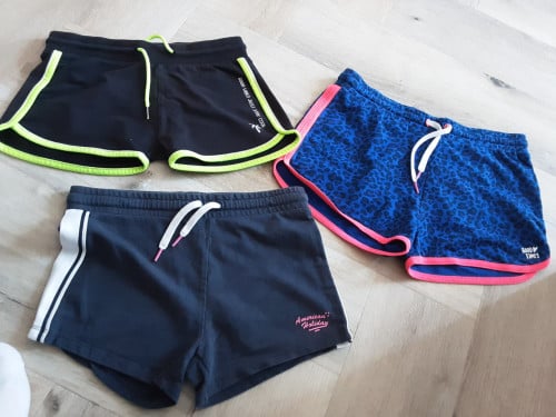 3 sportbroeken  mt 140-140-146