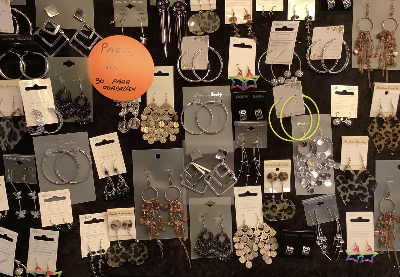 Partij prachtige oorbellen. (Partij 16)