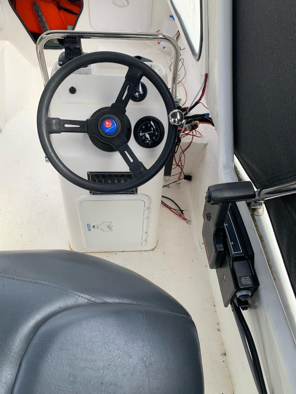 Pilot 520 Sea Fishing Boat Complete