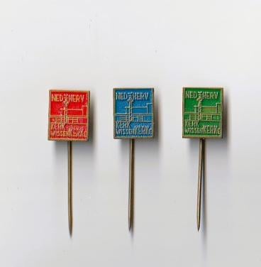 3 verschillende volmetaal speldjes van de Ned.Hervormde Kerk, Wissenkerke