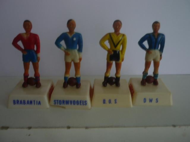 Coca Cola voetbalpoppetjes uit het seizoen 1954/1955