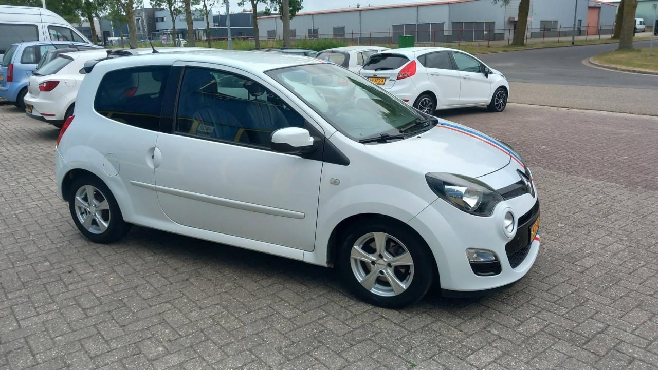 Renault TWINGO 1.2 16v Collection sportief bj:2012 airco lm-velgen