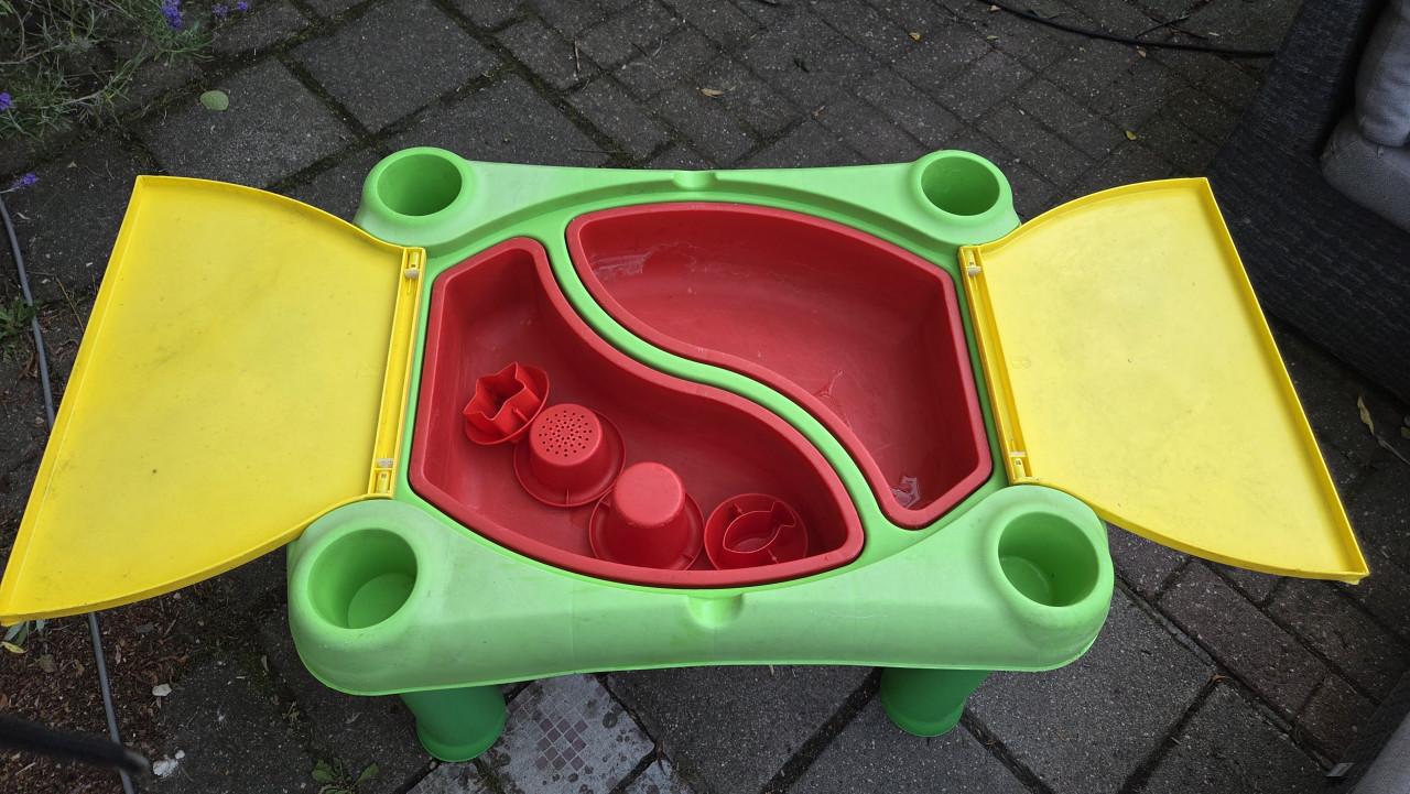 Zand- en watertafel met deksel