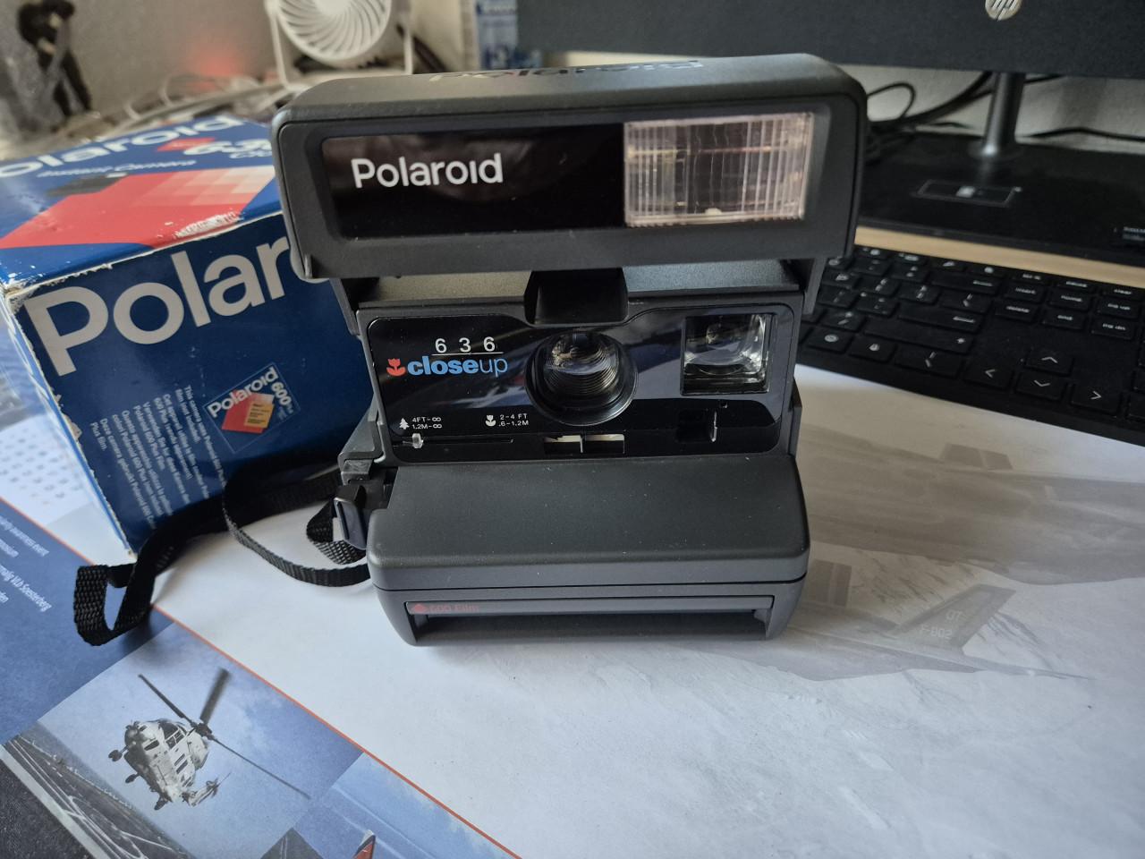 Polaroid camera 636
