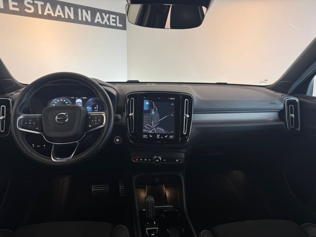 Volvo XC40 1.5 t4 recharge r-design expression