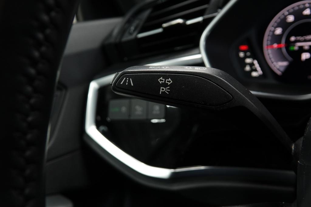 Audi Q3 35 tfsi s edition | pano | camera | stoelverw. |