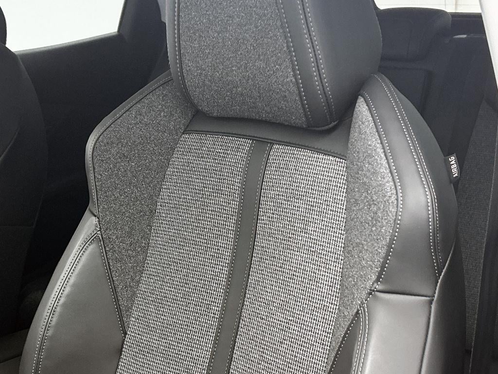 Peugeot 3008 130 pk allure | rijklaar | trekhaak | elektrische achterklep |