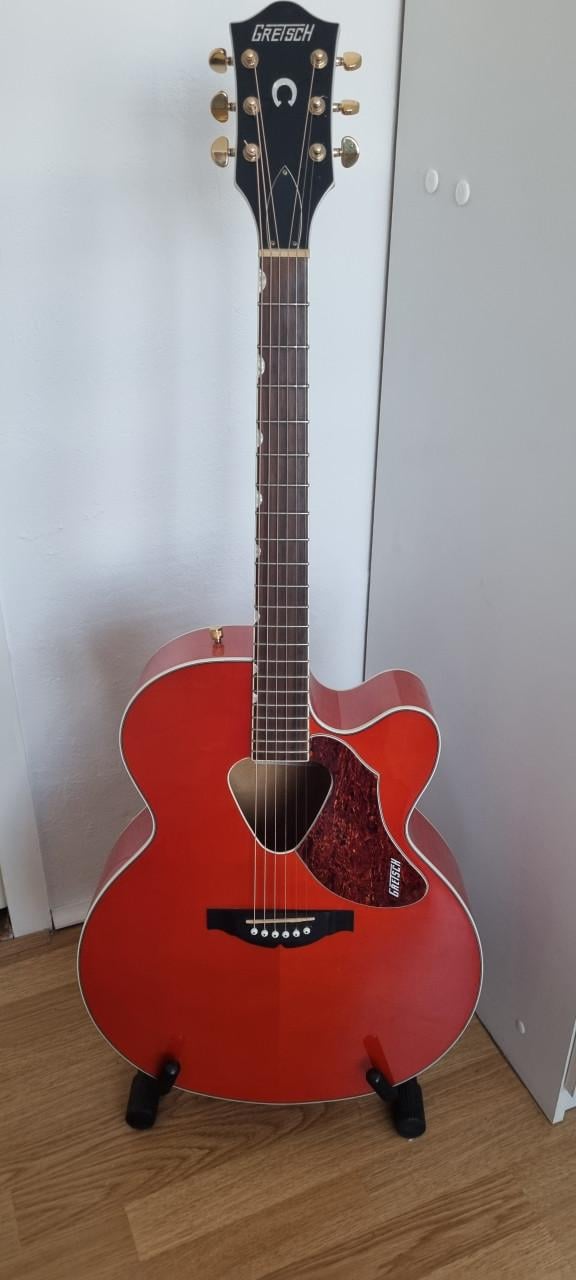 •	Gretsch G5022CE Rancher Jumbo