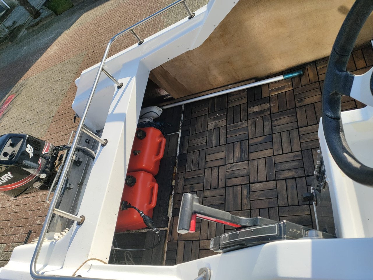 Kajuitboot (Jeanneau) 40 pk Mercury met Riba trailer