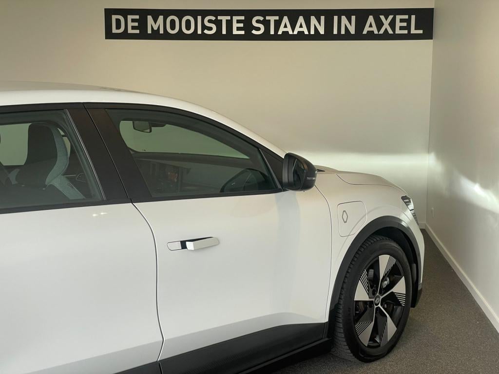 Renault Megane E-tech ev40 boost charge equilibre