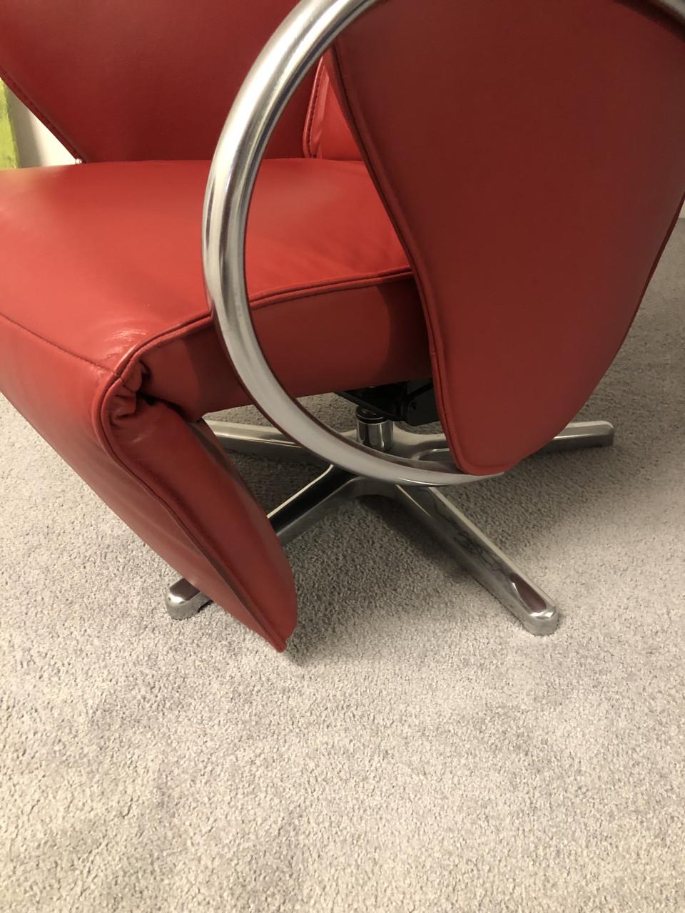 Rode leren fauteuil, TMC goede kwaliteit