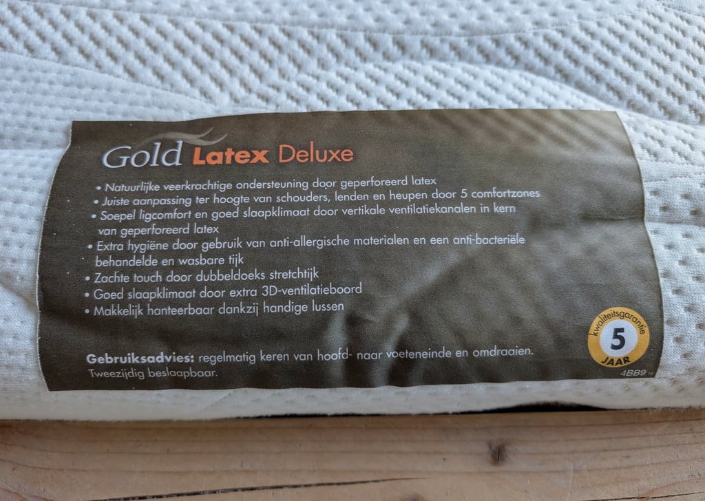 Twee latex matrassen (stevig)
