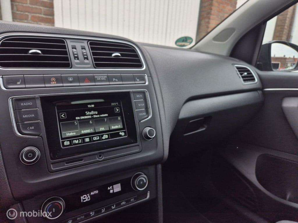 Volkswagen Polo 1.2 tsi comfortline / parkeersensoren voor + achter / stoel