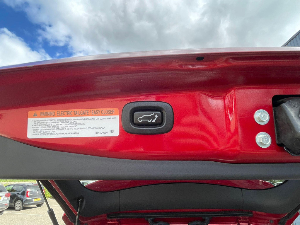 Mitsubishi Outlander 2.4 phev intense+ plug in hybride automaat