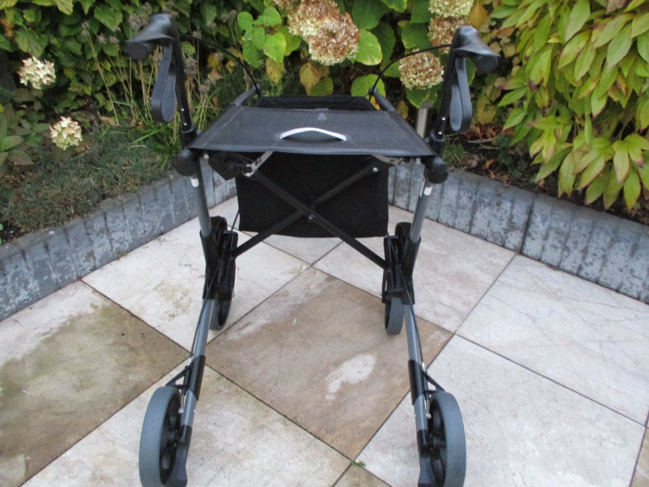 GebruikteTopro Troja opvouwbare lichtgewicht rollator met zitje e grote tas