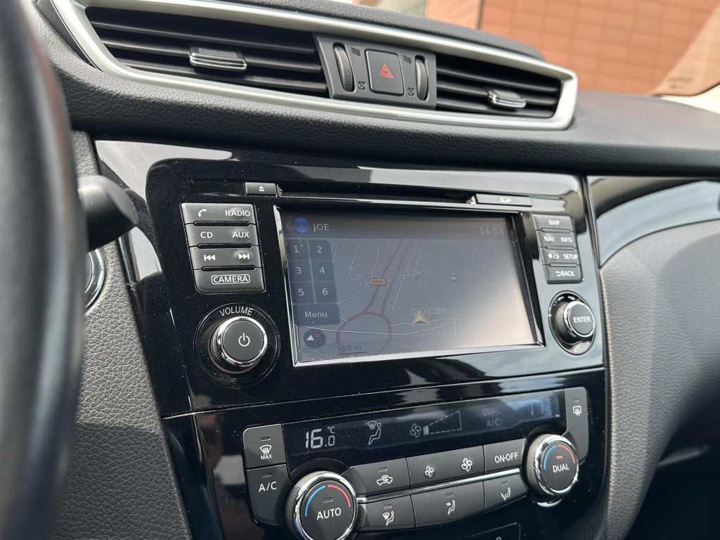 Nissan Qashqai 1.2 n-connecta | navigatie | 360° camera | trekhaak | keyles