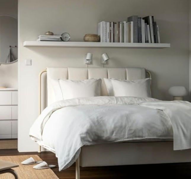 Wandplank IKEA wit 190x26x5 cm.
