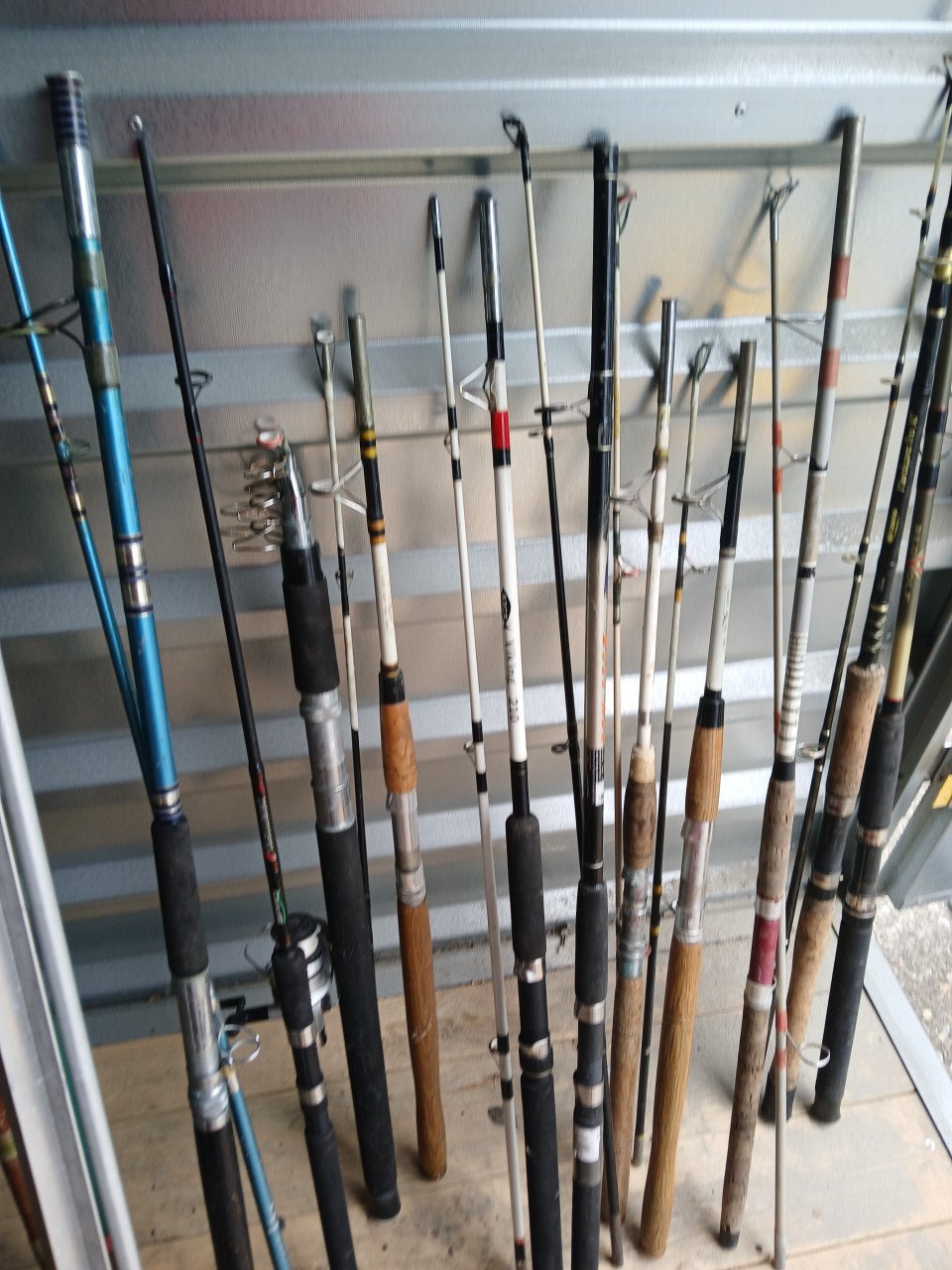 Diverse boothengels en kantvissen en steun
