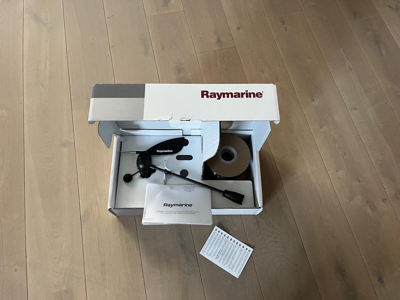Masttop unit raymarine