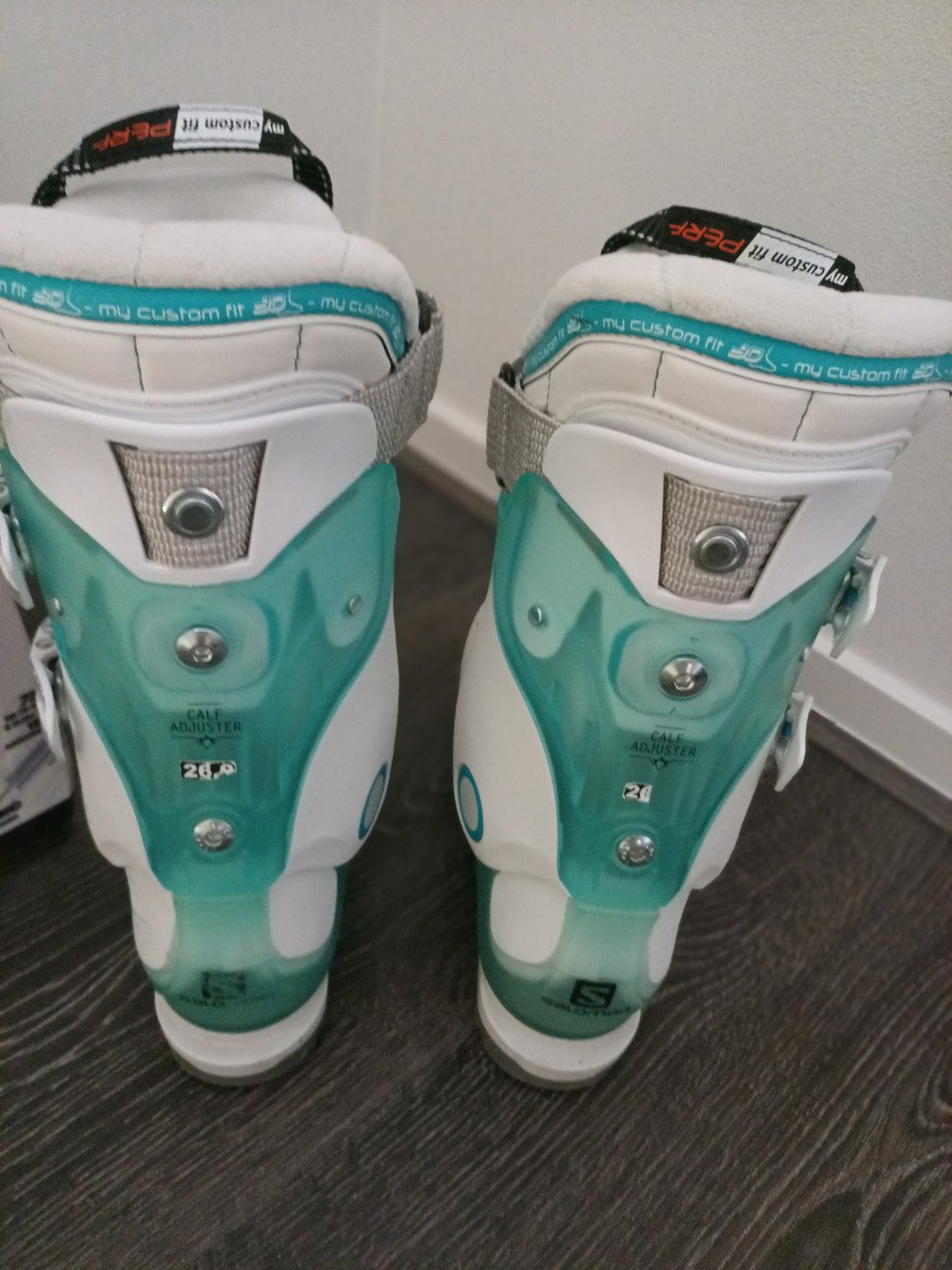 Skischoenen, dames maat 40, nieuw.