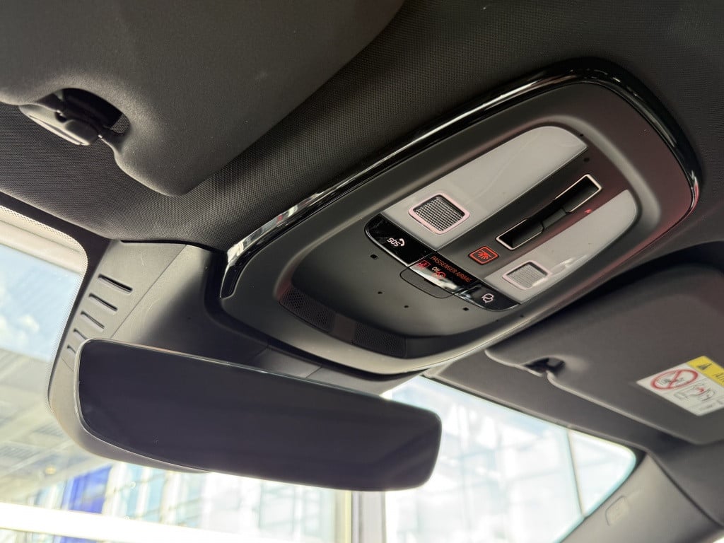 Volvo V60 t6 398pk recharge ultra dark| panodak| adap.cruise| trekhaak| 36