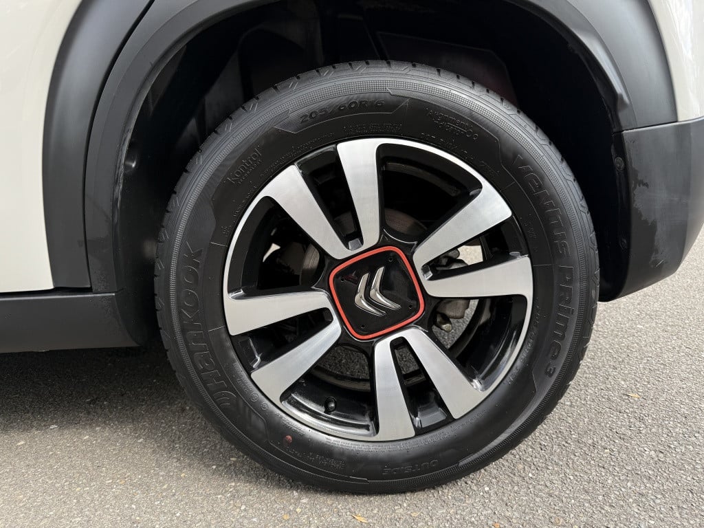 Citroen C3 Aircross 1.2 pt s&s shine // luxe uitvoering! // automaat /