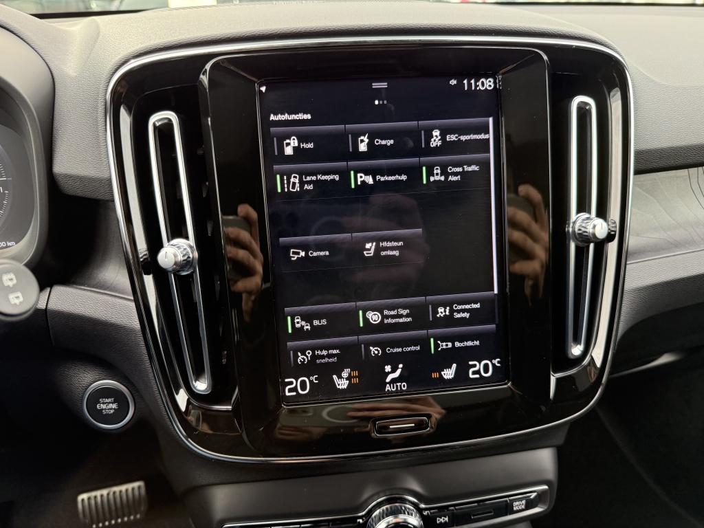Volvo XC40 t5 262pk recharge ultimate dark| panodak| adap.cruise| camera| e