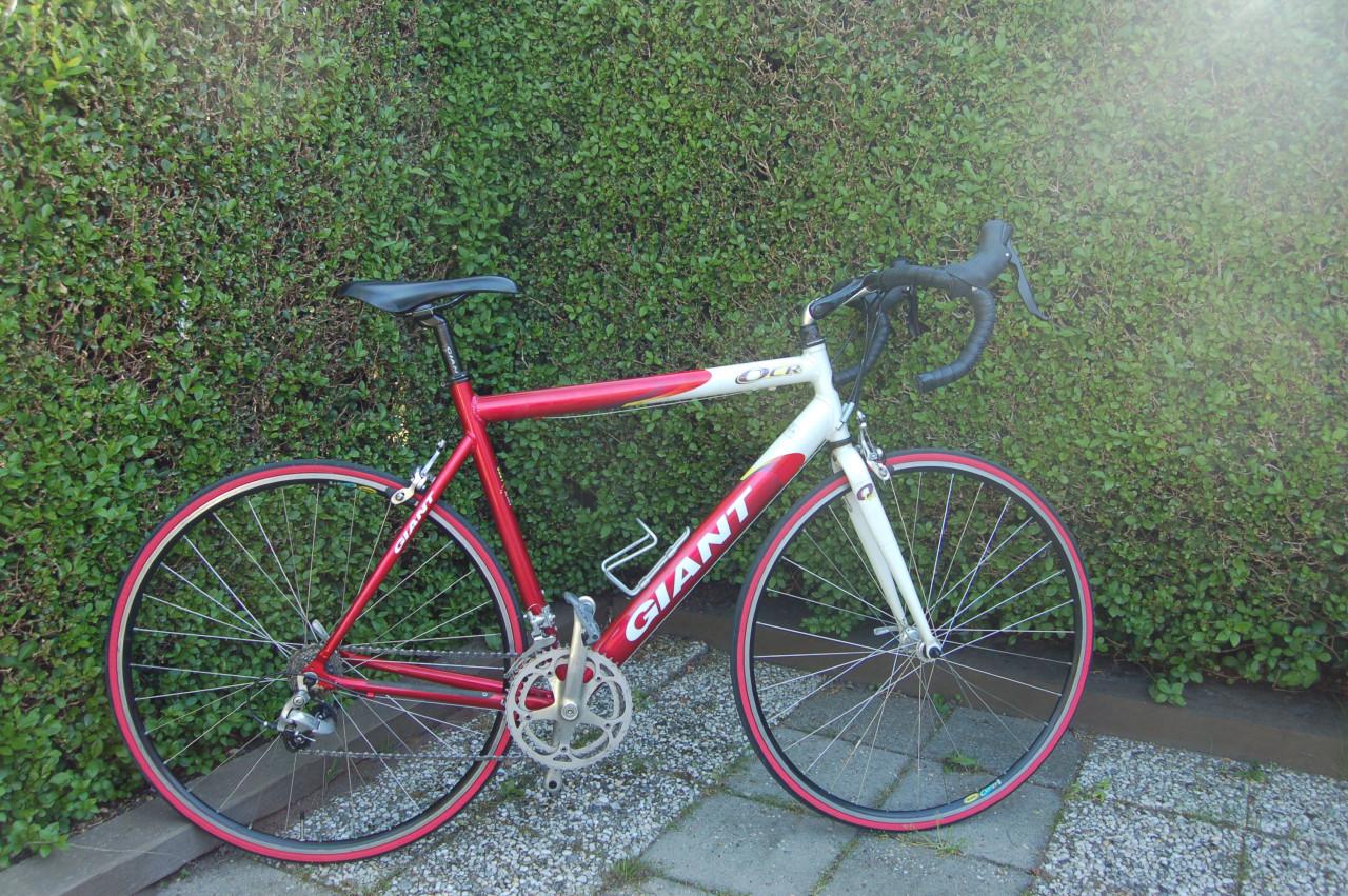 RACEFIETS - NIEUWE BANDEN