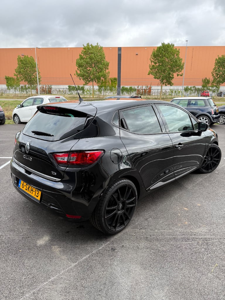 Renault Clio 0.9 - sportief - full option!