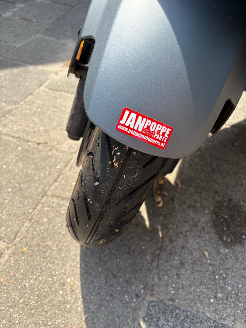 Niu NQi Sport Elektrische Scooter - Zo goed als nieuw