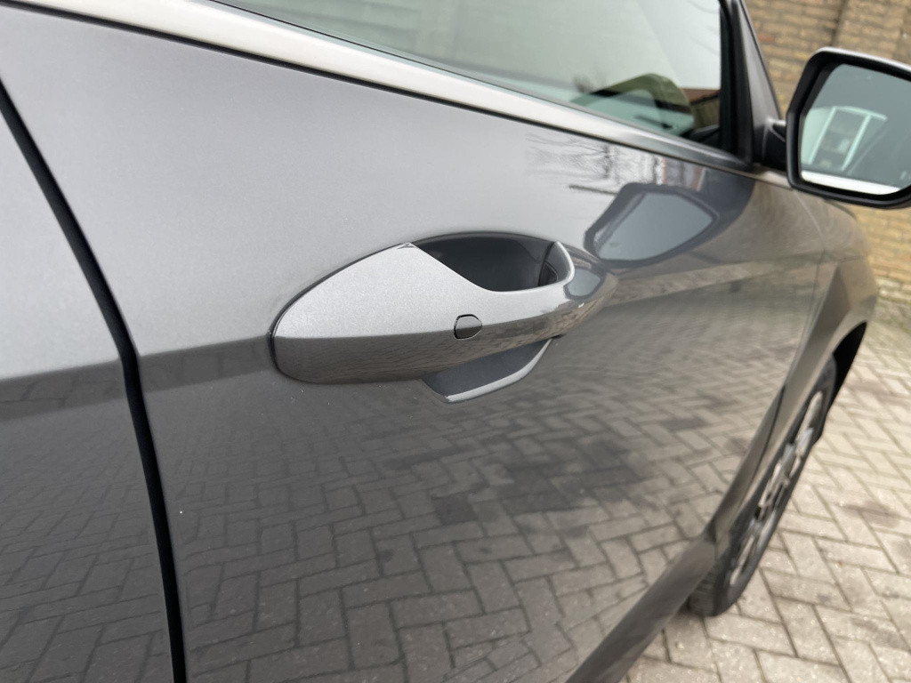 Hyundai Kona 1.6 gdi hev comfort smart | elek. achterklep | stuur- + stoelv
