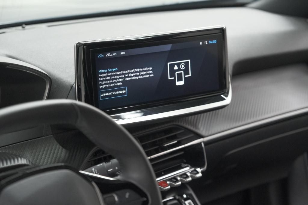 Peugeot 2008 puretech 100 allure | apple carplay | parkeersensoren | climat