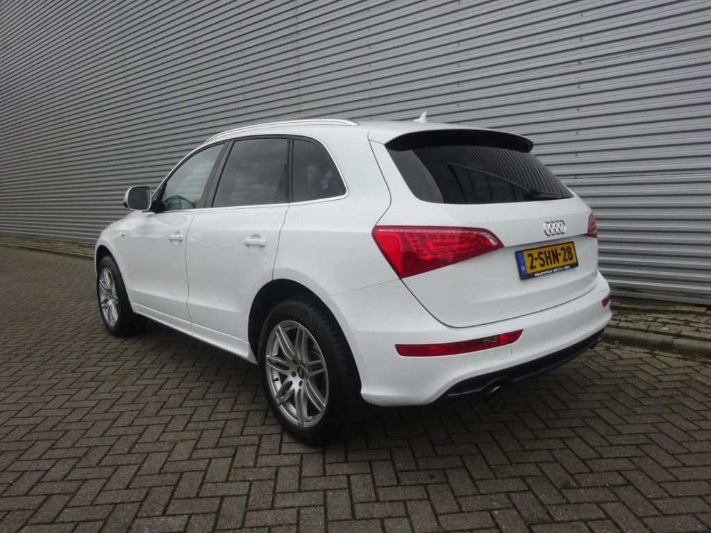 Audi Q5 3.2 fsi quattro pro line s panoramadak / navi / xenon / cruise / 19