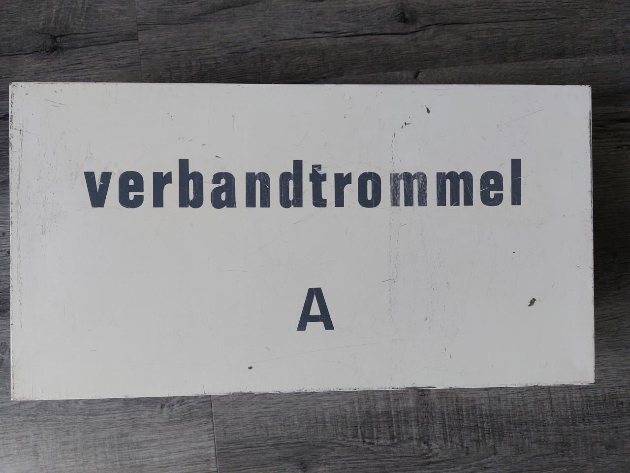 METALEN VERBANDTROMMEL.
