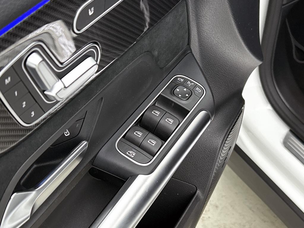 Mercedes-Benz Gla-klasse 180 business solution amg | premium plus pakket | 