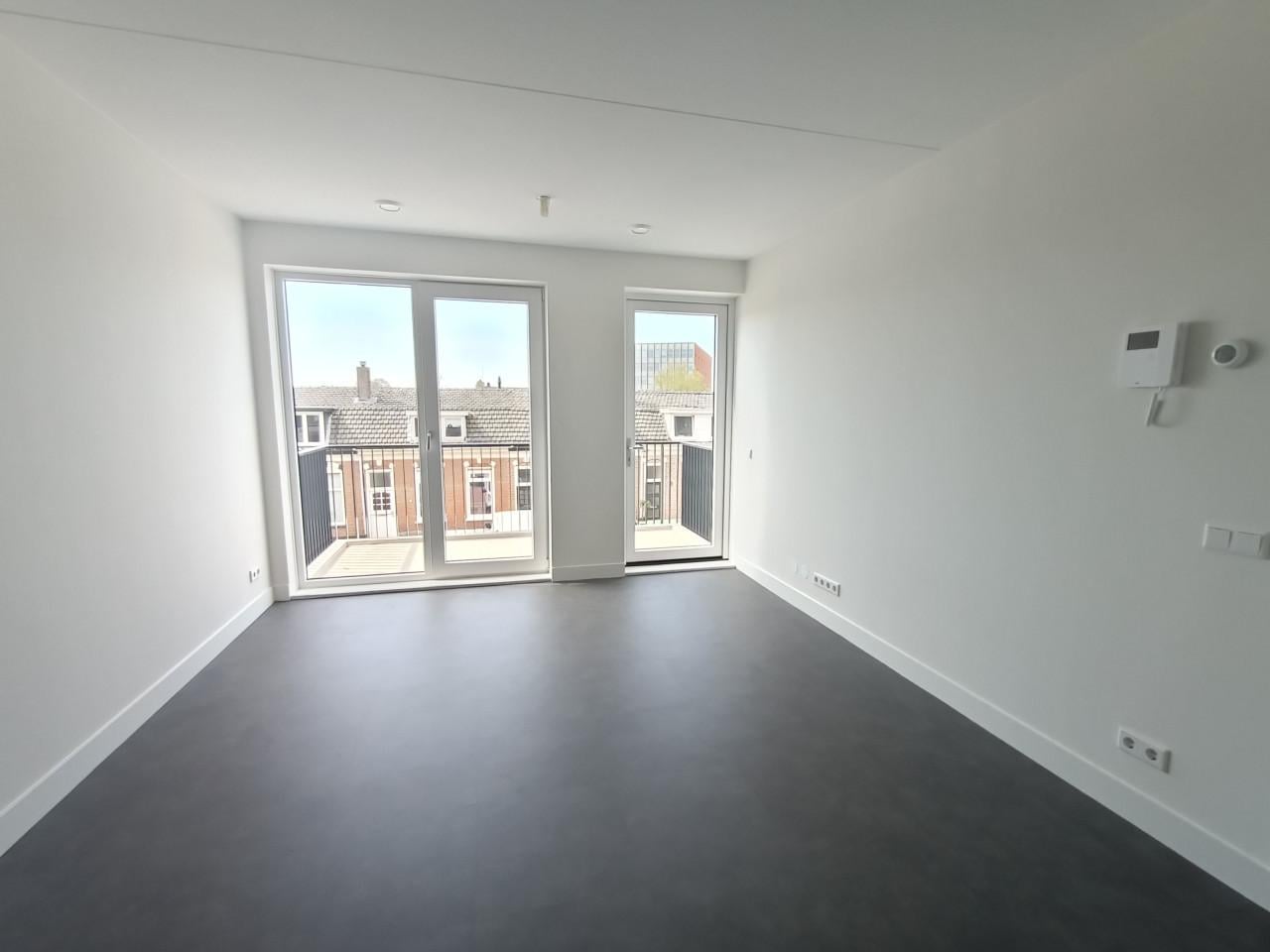 TE HUUR: per 1 april appartement Piet Heinstraat Goes!