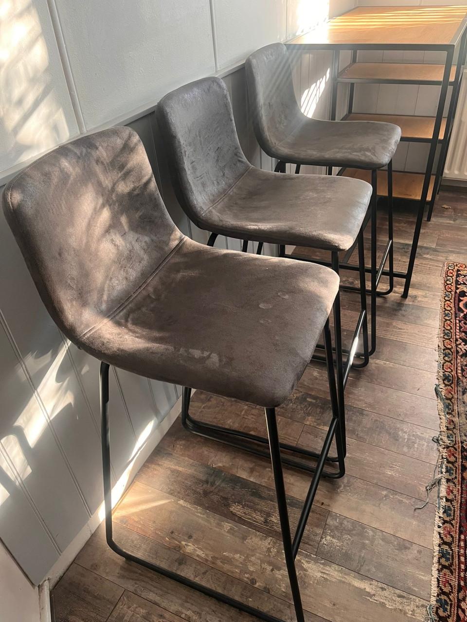 Bartafel + 3 barkrukken