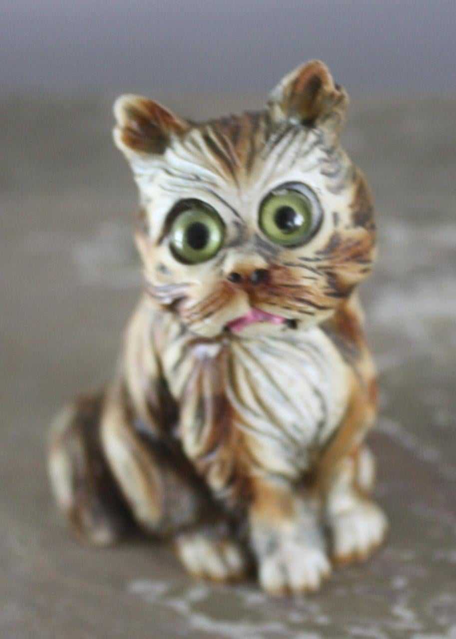 Poezen beeldje