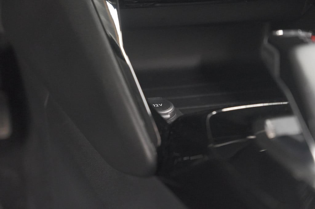 Peugeot 208 ev allure 50 kwh | 3 fase laadfunctie | parkeersensoren | apple