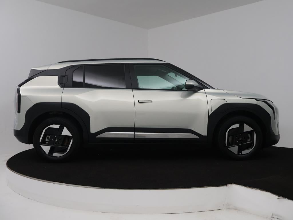 Kia Ev3 plus 81.4 kwh | trekhaak afneembaar | parkeercamera | stoel- en stu