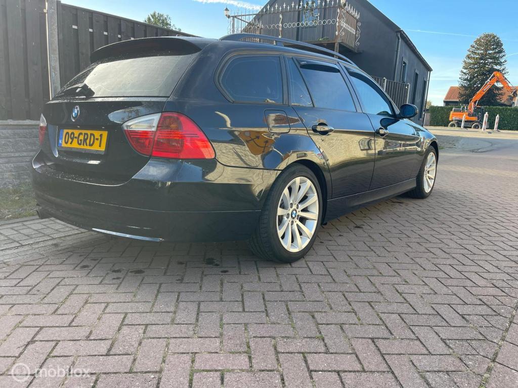 BMW 3-serie touring 318i executive