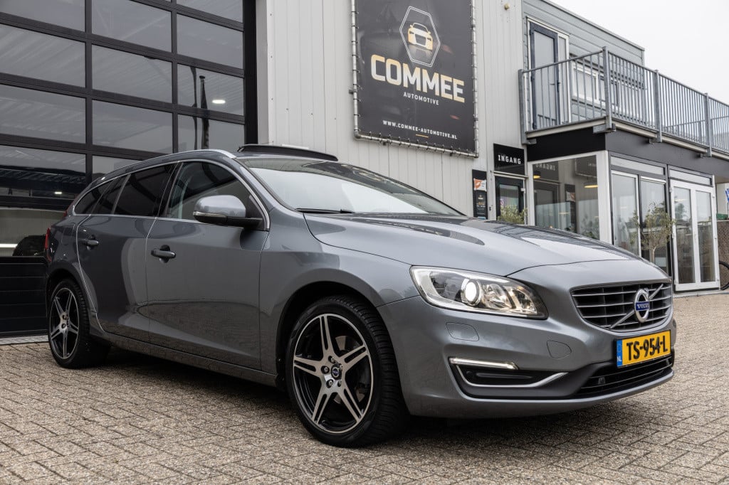 Volvo V60 2.0 t4 190pk summum ✅1jaarbovag✅nav✅leer✅schuifdak✅trekhaak
