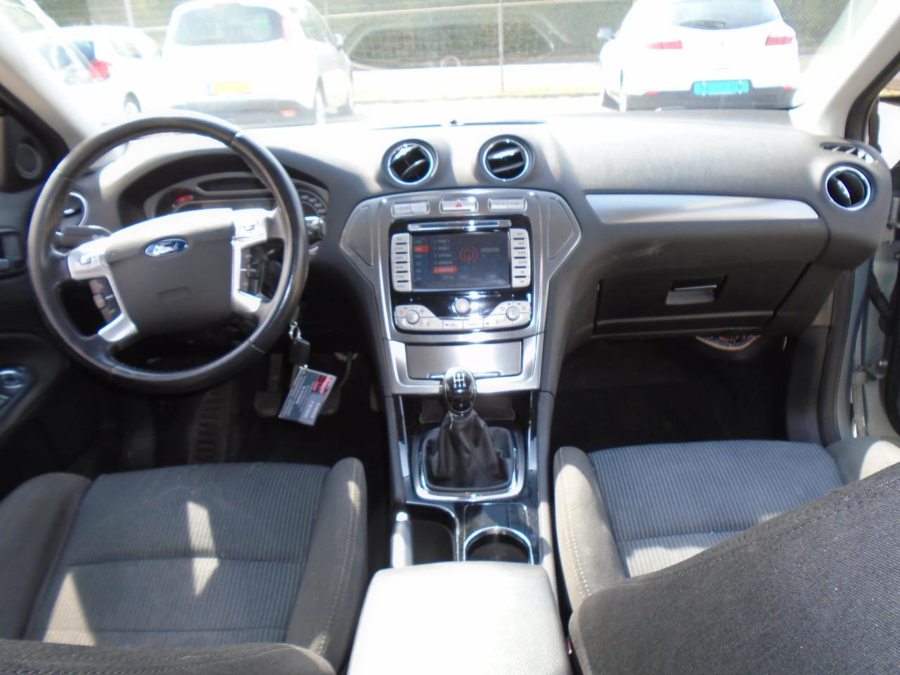 Ford Mondeo 2.0i Station  Titanium