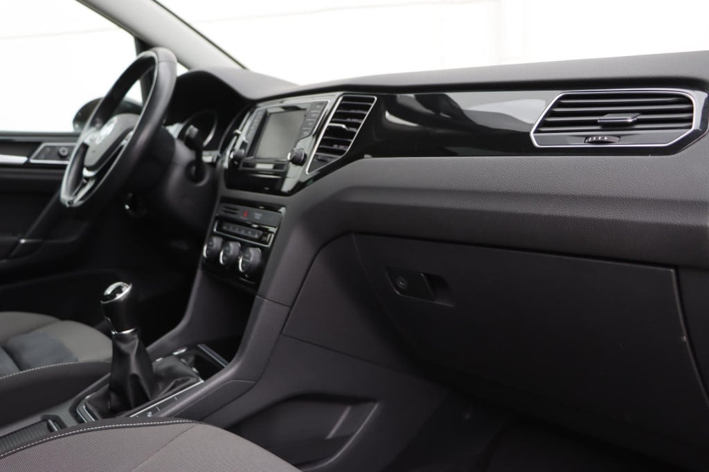 Volkswagen Golf Sportsvan 1.4 tsi highline dsg7 125pk