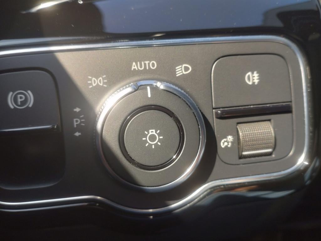 Mercedes-Benz Cla shooting brake 180 business sol. | automaat