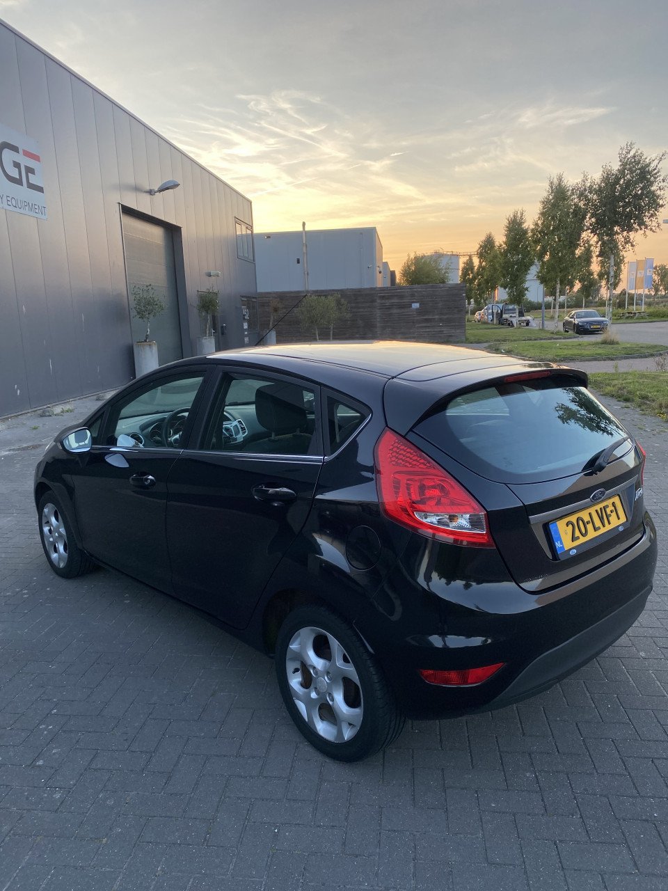 Ford Fiësta 1.25 60KW 5DR 2010 Zwart | NAP | NIEUWE APK!