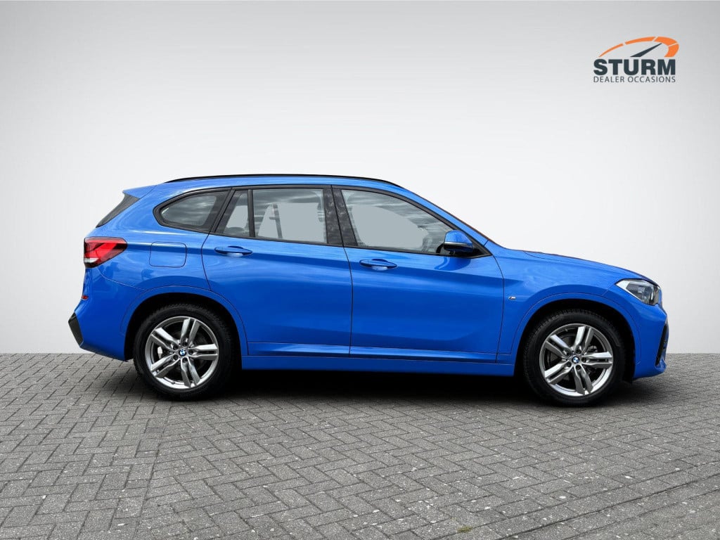 BMW X1 sdrive18i high executive m sport | trekhaak afneembaar | sportstoele