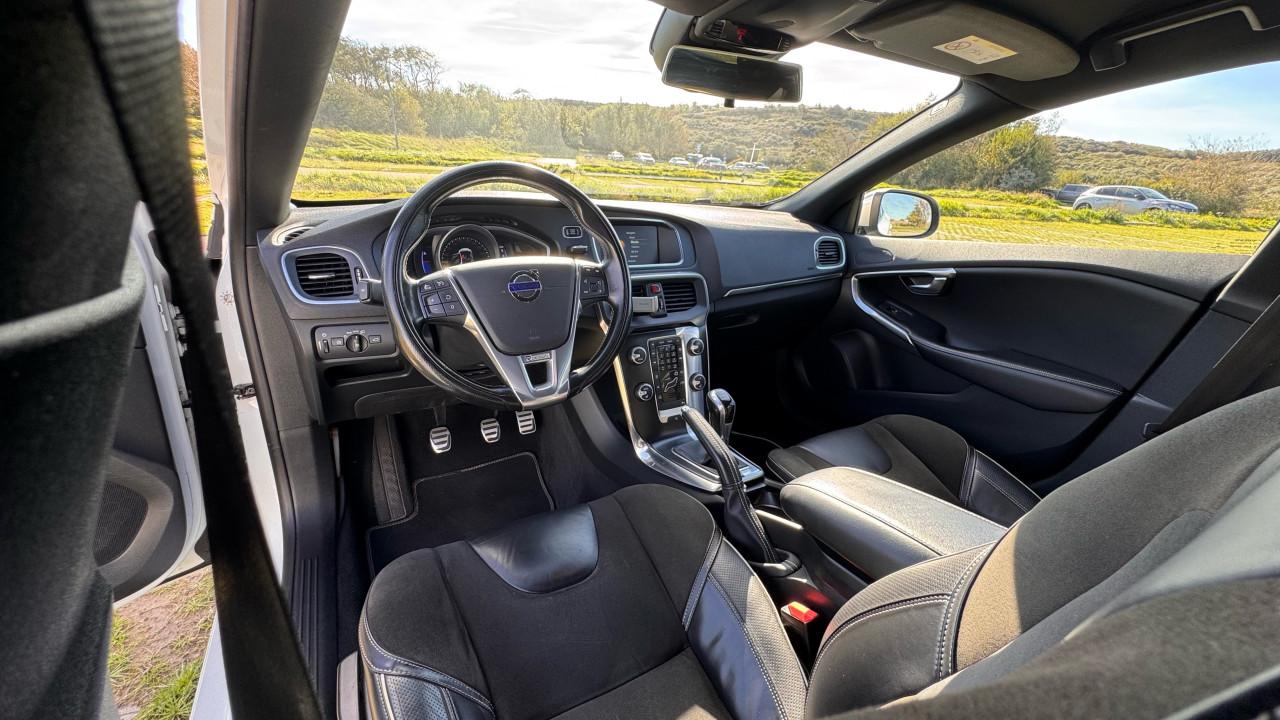 Volvo V40 2.0 D2 2015 Wit R-Design NL Auto Afn Trekhaak
